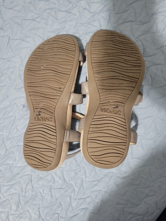 Vionic Wide Sandals - Picture 6 of 6